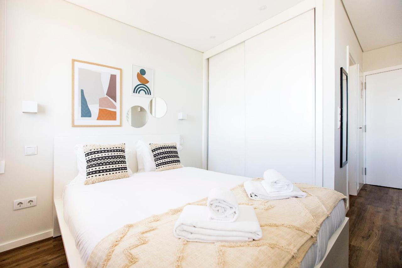 Elegant Studio W/ Ac & Balcony By Lovelystay Porto Ngoại thất bức ảnh