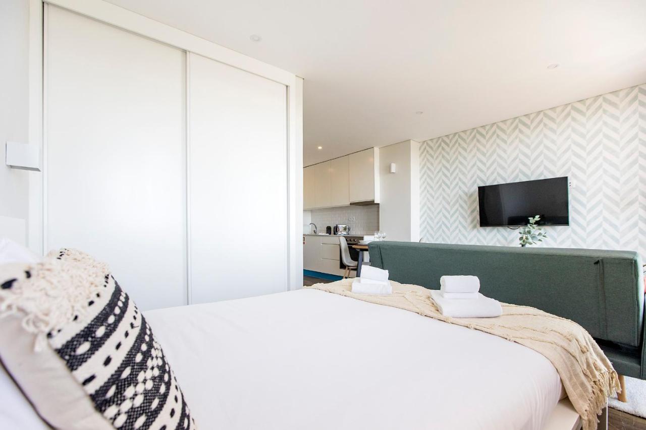 Elegant Studio W/ Ac & Balcony By Lovelystay Porto Ngoại thất bức ảnh
