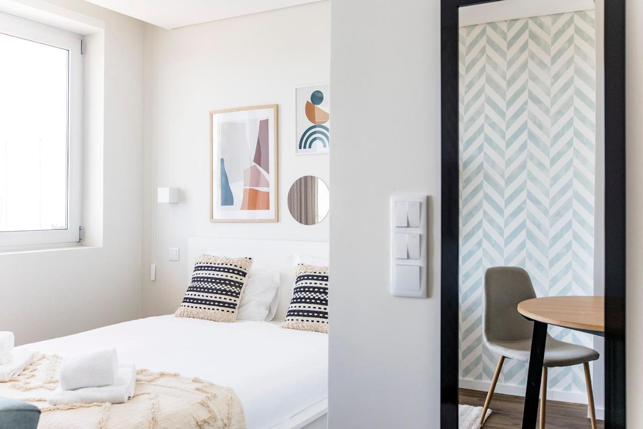 Elegant Studio W/ Ac & Balcony By Lovelystay Porto Ngoại thất bức ảnh