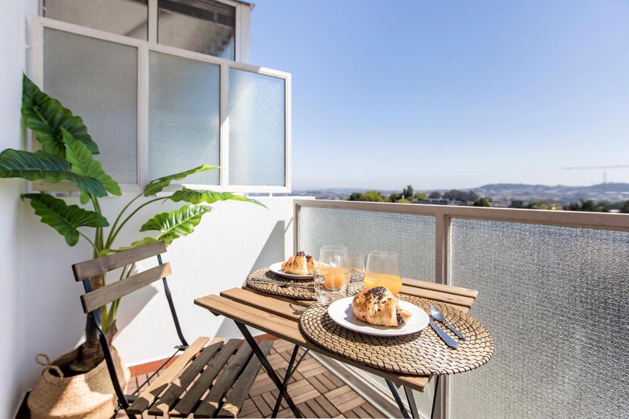 Elegant Studio W/ Ac & Balcony By Lovelystay Porto Ngoại thất bức ảnh