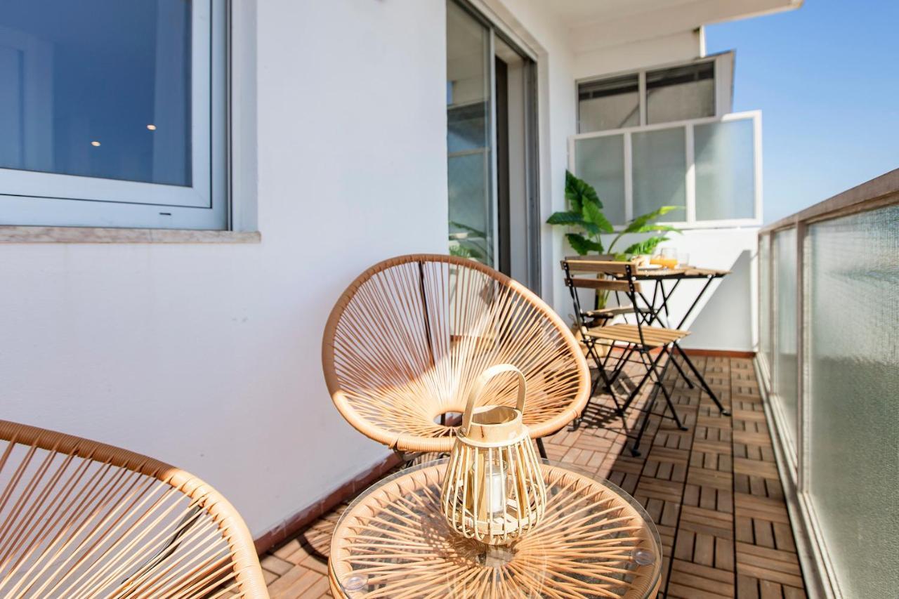 Elegant Studio W/ Ac & Balcony By Lovelystay Porto Ngoại thất bức ảnh
