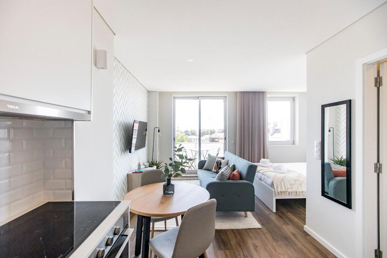 Elegant Studio W/ Ac & Balcony By Lovelystay Porto Ngoại thất bức ảnh