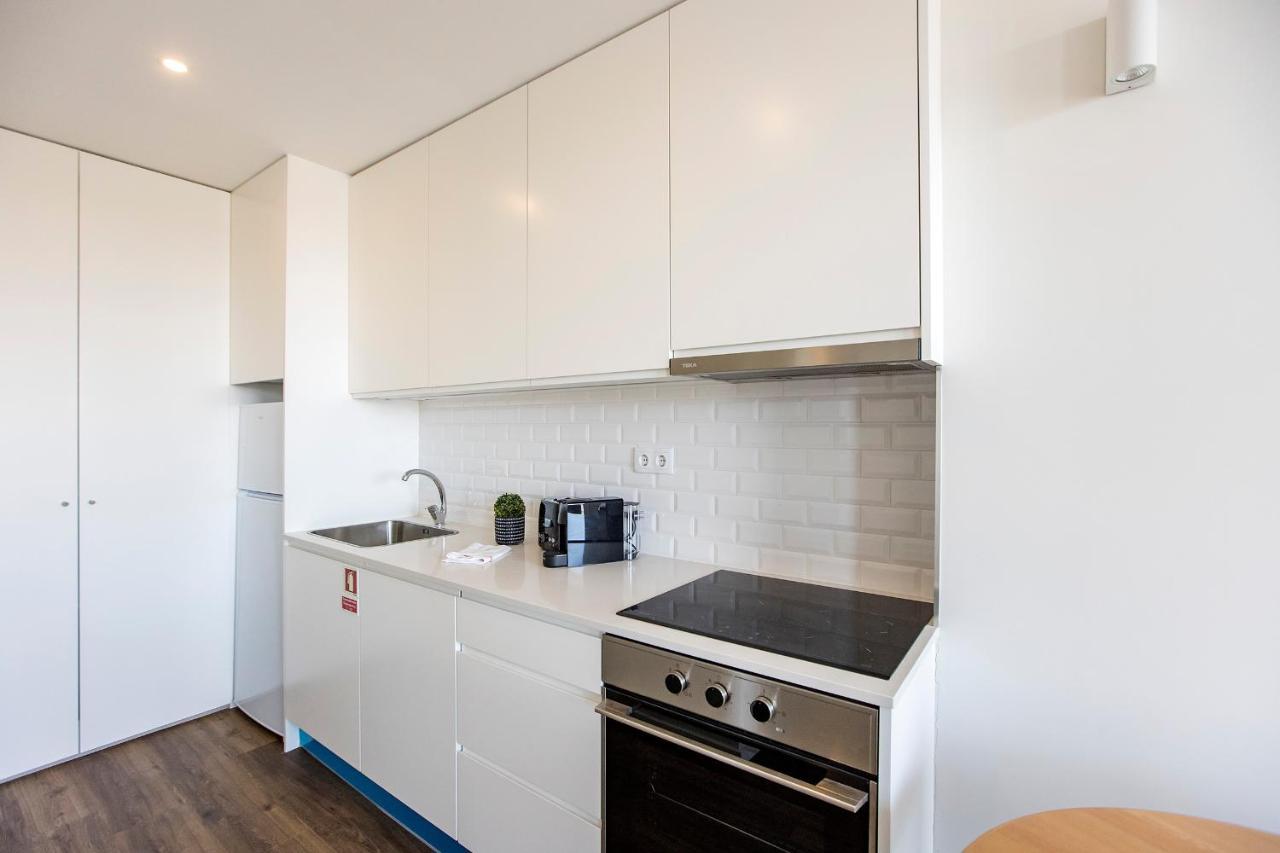 Elegant Studio W/ Ac & Balcony By Lovelystay Porto Ngoại thất bức ảnh